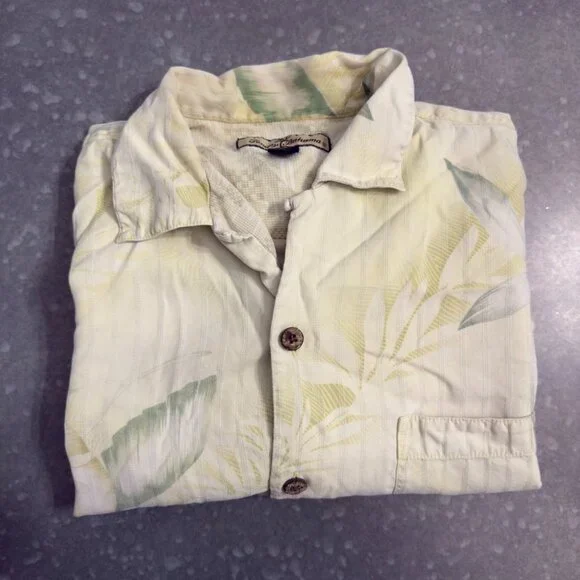 Tommy Bahama 100% Silk Short Sleeve Camp Shirt – Size Small - Picture 2 of 16